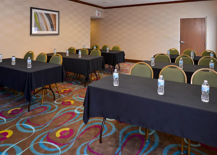 Holiday Inn Express Hotel & Suites Dayton-Huber Heights, An Ihg Hotel